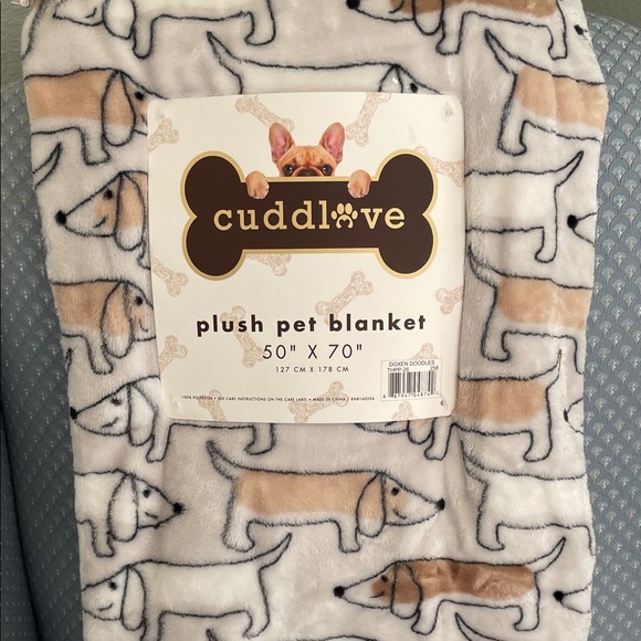 cuddlove Other - Cuddlove Dachshund Print Plush throw blanket Blanket